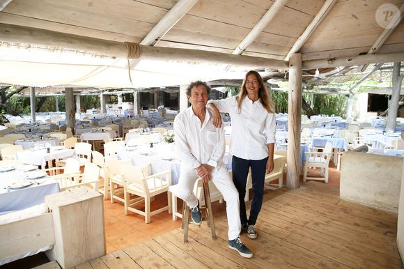 Un ultime symbole fort donc, en cohérence avec les combats écologiques et la défense des animaux portés par Brigitte Bardot.

Patrice de Colmont, propriétaire du Club 55, et sa fille Camille - Pampelonne comme on ne le reverra jamais, le 12 juillet 2018. © Dominique Jacovides/Bestimage