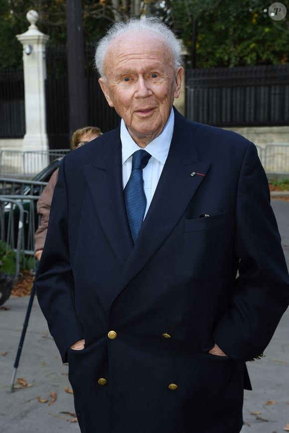 Exclusif -  Philippe Bouvard - Arrivées à l'enregistrement de l'émission "Vivement Dimanche" au Studio Gabriel à Paris, diffusée le 9 octobre 2022 sur France 3. © Giancarlo Gorassini / Bestimage