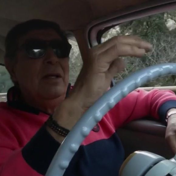 Jean-Pierre Foucault fait visiter sa maison de Carry-le-Rouet dans l'émission Côté Sud, le 3 avril. Capture d'écran France 3