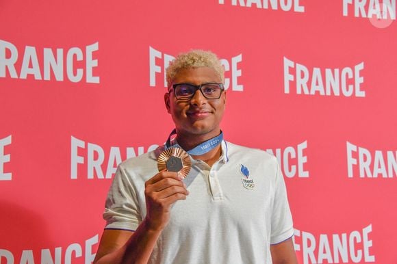 Il s’agit de Clément Secchi et Yohann Ndoye-Brouard

Yohann Ndoye-Brouard - L'équipe de France de natation acclamée au club France lors des Jeux Olympiques de Paris2024 (JO) le 5 aout 2024.