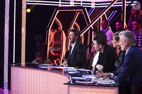 Exclusif - Bernard Montiel, sur le plateau de l’émission « TPMP » présentée par C.Hanouna et diffusée en direct sur C8, Paris, France, le 11 février 2025. © Jack Tribeca / Bestimage