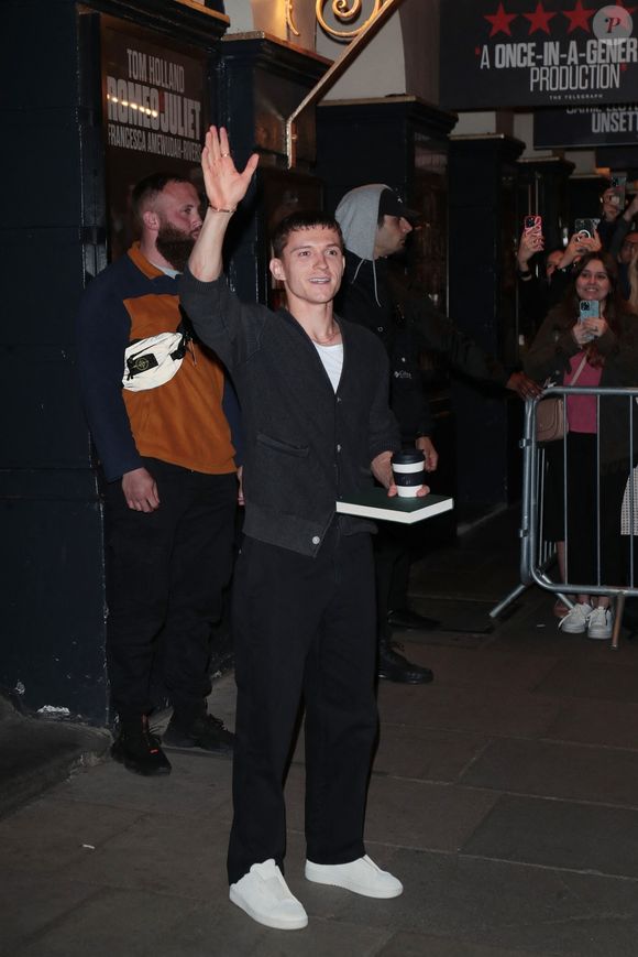 Tom Holland à Londres.

Photo : Backgrid UK / Bestimage