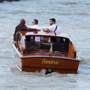 Le film est présenté hors compétition. 

Julia Roberts (habillée en Celine) arrive à la 82ème édition du festival international du film de Venise (La Mostra) le 27 août 2025.
© Denis Guignebourg / Bestimage