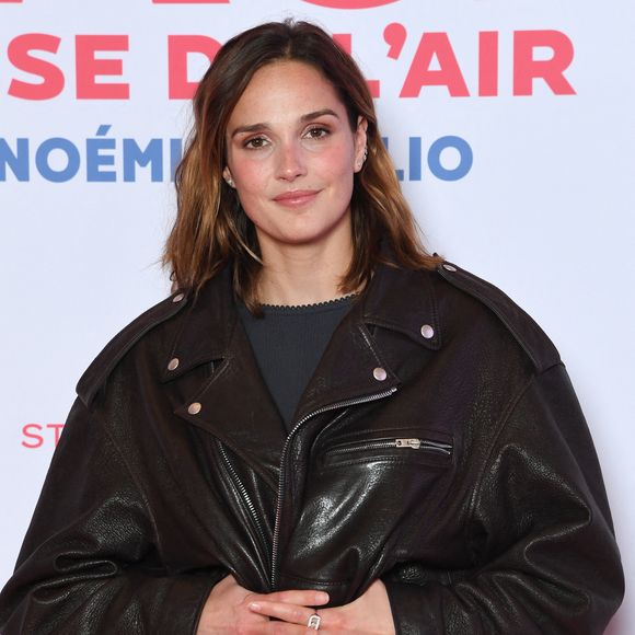 Camille Lou - Avant-première du film "Natacha, presque hôtesse de l'air" au cinéma Pathé Palace à Paris le 24 mars 2025. © Lionel Urman/Bestimage