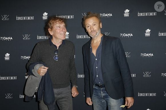 Alain Souchon et son fils Pierre Souchon lors de l'avant-première du film "Le Consentement" au cinéma L'Arlequin à Paris le 2 octobre 2023. Marc Ausset Lacroix / Bestimage