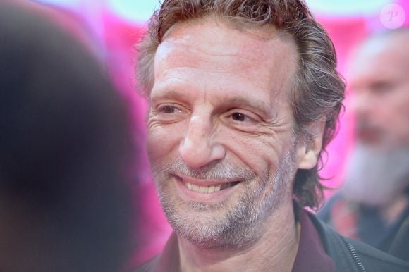 Mathieu Kassovitz sur le tapis rose du 8ème Festival International de Cannes le 26 avril 2025 à Cannes, France. Photo par Franck Castel/ABACAPRESS.COM