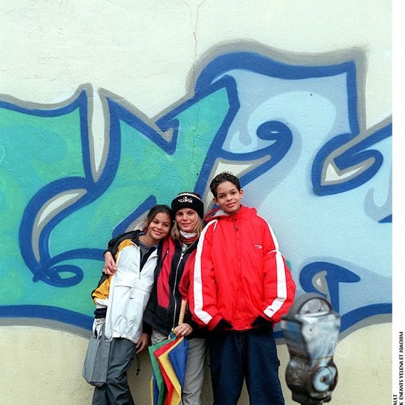 Cecilia Rodhe Noah à New York avec ses enfants Yelena et Joakim — plein pied, dans la rue.

JEAN LOUIS MACAULT / BESTIMAGE