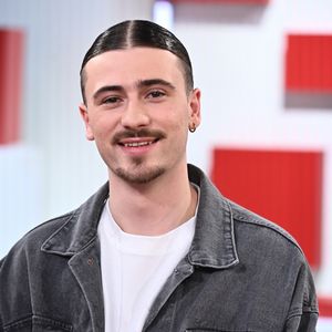 Un moment qu'elle partagera avec Pierre Garnier

Exclusif - Pierre Garnier lors de l'enregistrement de l'émission "Vivement dimanche" au studio Rive Gauche, à Paris, France, le 11 décembre 2024, présentée par M. Drucker et Diffusée sur France 3 le 30 mars 2025. © Guillaume Gaffiot/Bestimage