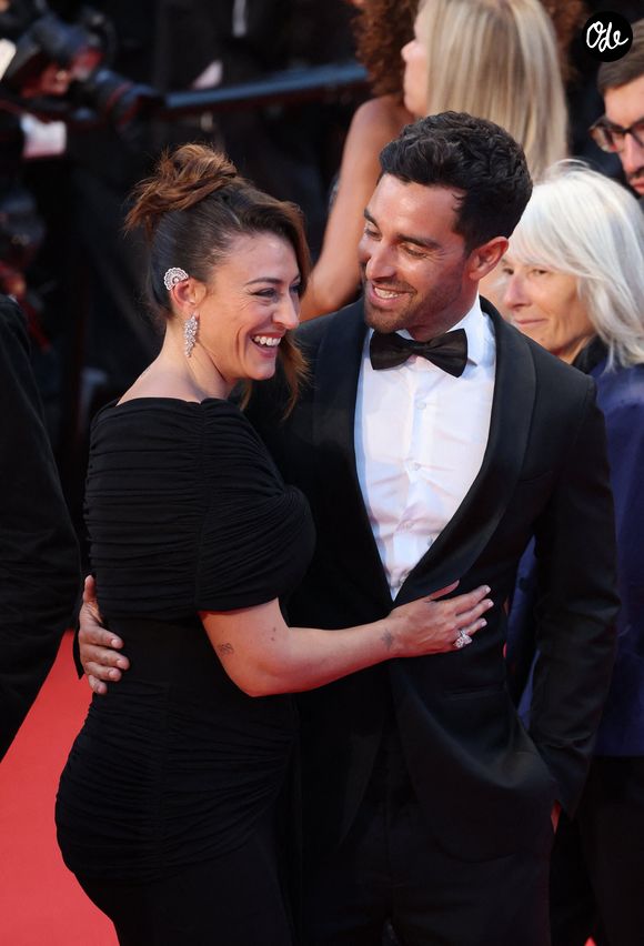 Gianni assure également participer aux tâches du quotidien et aider sa mère à s’occuper de son petit frère.

Rachel Legrain-Trapani et son mari Valentin Léonard - Montée des marches du film « L'abandon » lors du 79e Festival international du film de Cannes, le 13 mai 2026. © Jacovides-Moreau / Bestimage