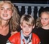 Macaulay Culkin est devenu une véritable star mondiale grâce au succès de Maman, j'ai raté l'avion (1990) puis de sa suite sortie deux ans plus tard.

Macaulay Culkin- ARCHIVES -  BROOKE SHIELDS , MACAULAY CULKIN ET BUNDY. AGENCE / BESTIMAGE