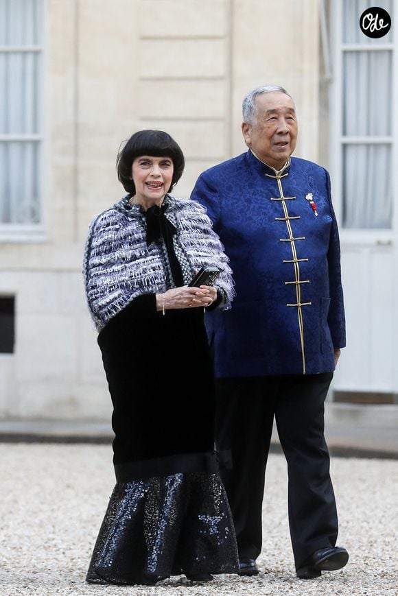 La chanteuse française Mireille Mathieu - Arrivée des invités au dîner d'Etat en l'honneur du président chinois Xi Jinping et de sa femme la Première Dame Peng Liyuan au palais présidentiel de l'Elysée à Paris, France, le 6 mai 2024. © Stéphane Lemouton / Bestimage