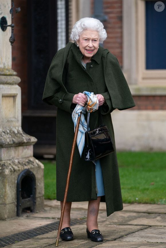 La mère de l'actuel roi Charles III est devenue la marraine de Charles O'Hagan alors qu'elle n'avait pas encore été couronnée reine d'Angleterre. 

La reine Elizabeth II quitte Sandringham House, qui est la résidence de la reine à Norfolk, après une réception avec des représentants de groupes communautaires locaux pour célébrer le début du Jubilé de platine. Le 5 février 2022. Photoshot/Panoramic/Bestimage