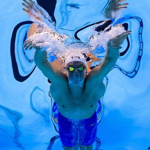 Leon Marchand de France participe à la demi-finale du 200 mètres quatre nages et bat le record du monde lors de la 20e journée des Championnats du monde de natation le 30 juillet 2025 à Singapour. Photo de Joel Marklund/Bildbyran/ABACAPRESS.COM
