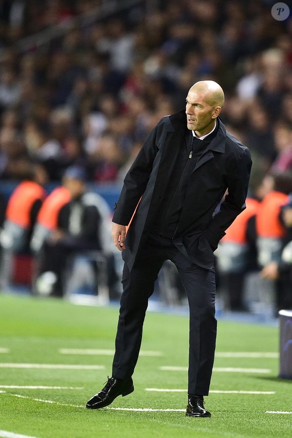 Zinédine Zidane entraineur du Real Madrid lors du match UEFA Ligue des Champions groupe A, opposant le Paris Saint-Germain (PSG) au Real Madrid au Parc des Princes à Paris, France, le 18 septembre 2019. Le PSG a gagné 3-0. © Jean-Baptiste Autissier/Panoramic/Bestimage