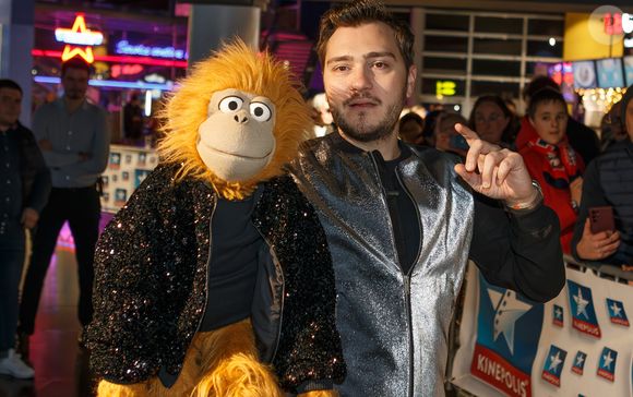 Jeff Panacloc et Jean-Marc à la première du film "Jeff Panacloc : À la poursuite de Jean-Marc" au Kinepolis de Lomme, France, le 25 novembre 2023. © Stéphane Vansteenkiste/Bestimage