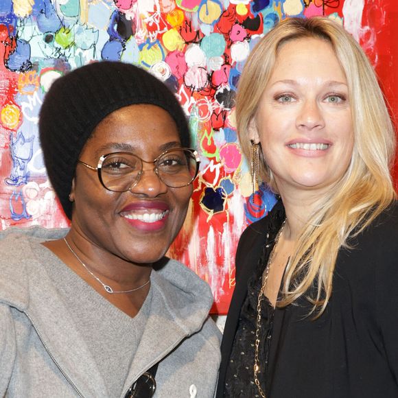 La compagne de Zinedine Soualem est en effet une grande artiste.

Exclusif - Claudia Tagbo et Caroline Faindt - Vernissage de l'exposition de Caroline Faindt aux Espaces Guiffi à Paris le 9 décembre 2024. © Coadic Guirec/Bestimage