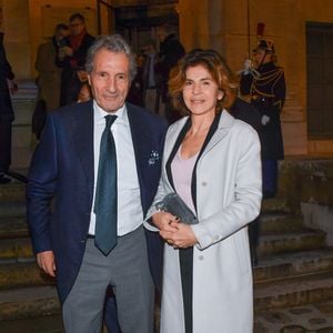 Jean-Jacques Bourdin et sa femme Anne Niva lors de la remise du prix Cino Del Duca à l’écrivain franco-algérien B.Sansal à l'Académie française de Paris, France, le 4 décembre 2025. © Alexandre Fay/PixPlanete/Bestimage