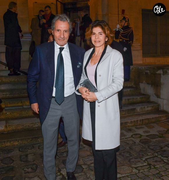 Jean-Jacques Bourdin et sa femme Anne Niva lors de la remise du prix Cino Del Duca à l’écrivain franco-algérien B.Sansal à l'Académie française de Paris, France, le 4 décembre 2025. © Alexandre Fay/PixPlanete/Bestimage