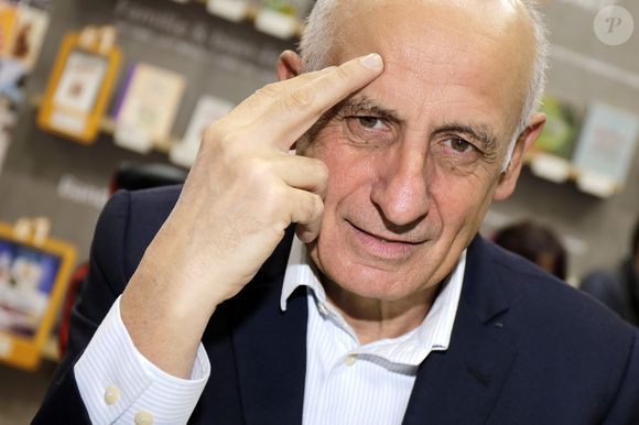 C’est sur X, anciennement Twitter, que Jean-Michel Aphatie s’exprime.

Jean-Michel Aphatie - 38ème salon du livre de Paris à la Porte de Versailles le 18 mars 2018. © Cédric Perrin/Bestimage