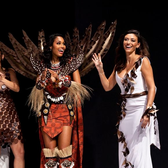 Rachel Legrain-Trapani et Clemence Botino lors du défilé d'ouverture du salon du chocolat 2022 à Paris porte de Versailles le 27 octobre 2022. © Pierre Perusseau / Veeren / Bestimage