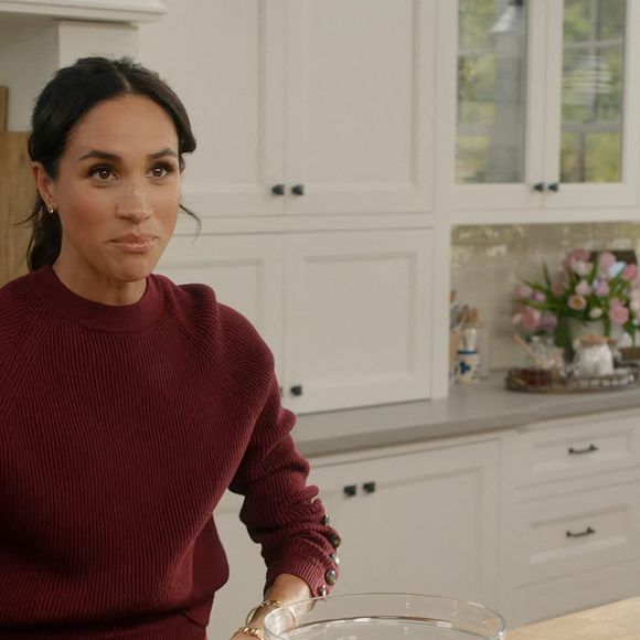 Meghan Markle a fait son retour sur Netflix aujourd’hui avec la deuxième saison de son émission de lifestyle et de cuisine. Le huitième épisode de With Love, Meghan s’est distingué par l’absence remarquée de son époux, le prince Harry, dans toutes les séquences. @JLPPA / Bestimage