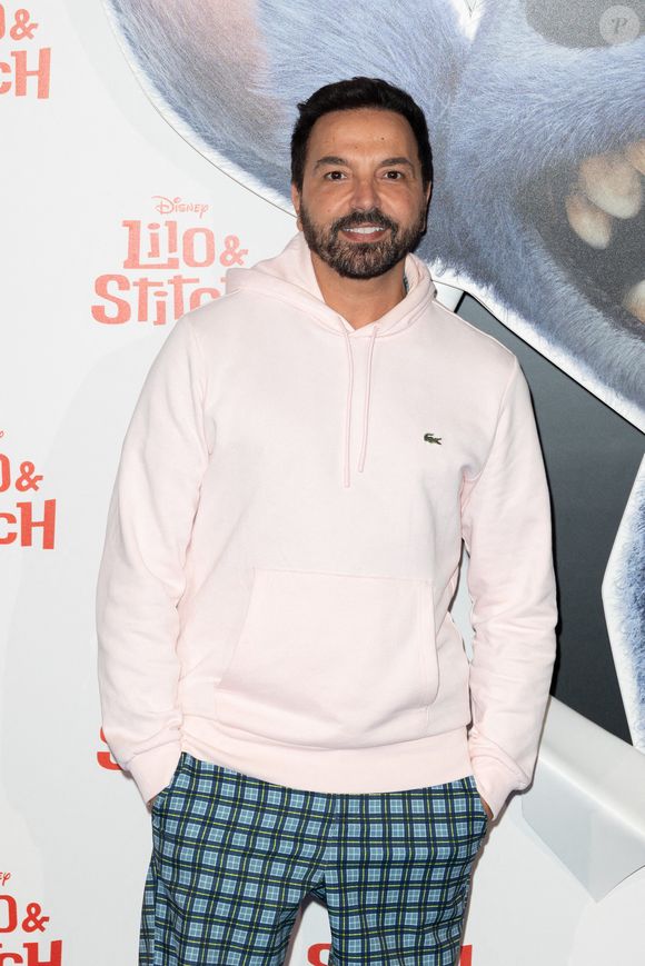 Connu pour son rôle dans la Star Academy et ses créations artistiques, il avait jusqu’ici peu parlé de sa vie privée et protégeait l’anonymat de ses enfants face aux paparazzis.

Kamel Ouali assiste à l'avant-première du film Lilo & Stitch au Grand Rex le 20 mai 2025 à Paris, France. Photo by Nasser Berzane/ABACAPRESS.COM