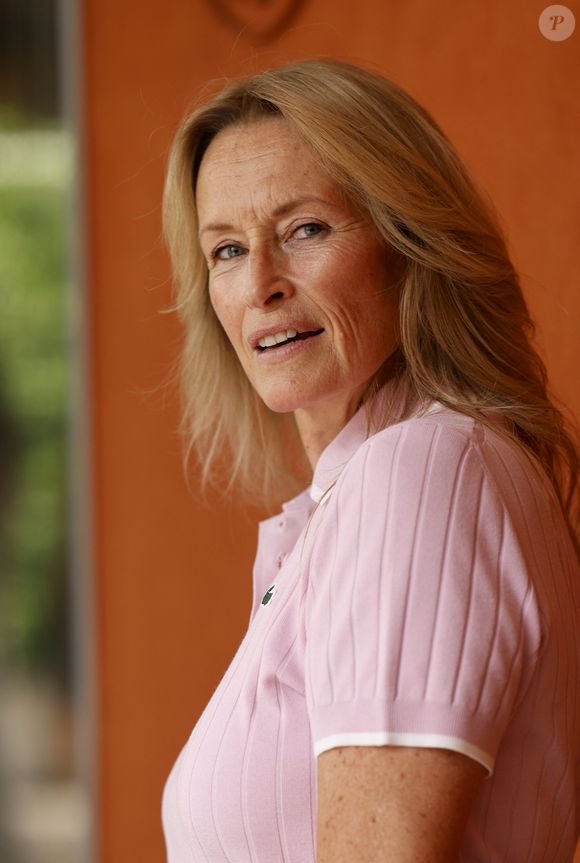 Estelle Lefébure au photocall du village lors des Internationaux de France de Tennis de Roland Garros 2026, à Paris, France, le 29 mai 2026. © Dominique Jacovides/Bestimage