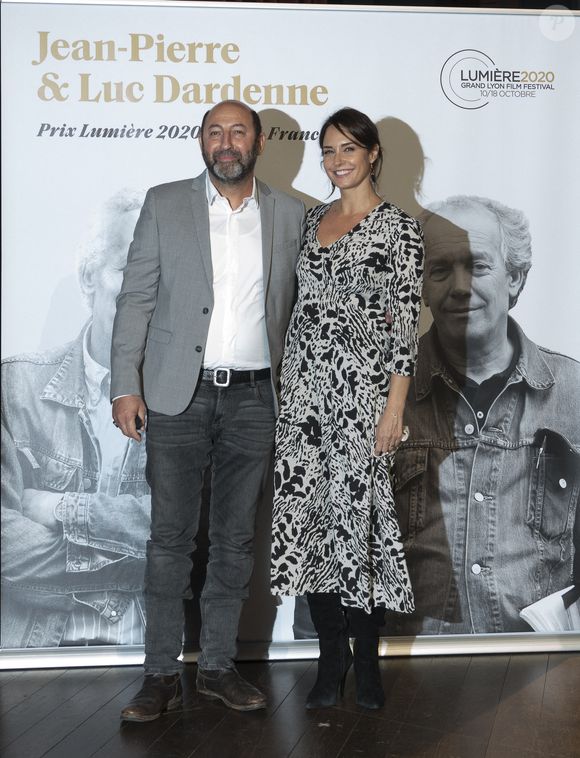 Kad Merad et sa compagne Julia Vignali, lors de la cérémonie de clôture de la 12e édition du Festival du film Lumière à Lyon, du 10 au 18 octobre 2020.
© Sandrine Thesillat / Panoramic / Bestimage