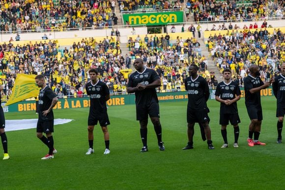 Yoann Gourcuff, Teddy Riner - Match des Légendes du Variétés Club de France contre le FC Nantes au profit du Secours Populaire au stade de la Beaujoire à Nantes le 3 juin 2025. © Martin Bousseau/Bestimage
