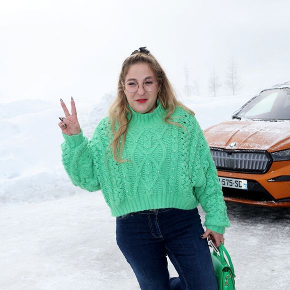 Marilou Berry - Les célébrités prennent le volant sur le circuit sur glace Skoda dans le cadre du 27ème festival International du Film de Comédie de l'Alpe d'Huez, le 19 janvier 2023. 
© Dominique Jacovides / Bestimage