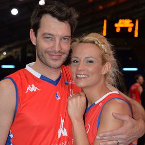 Elodie Gossuin et son mari Bertrand Lacherie au Match des célébrités au profit de l'association "Petits Princes" à la Disney Events Arena, le 20 février 2016.
© Veeren/Bestimage | 00288707