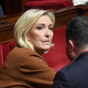Marine Le Pen assiste au discours du Premier ministre sur sa déclaration de politique générale à l'Assemblée nationale à Paris, France, le 14 janvier 2025. © Lionel Urman/Bestimage