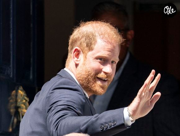 un complexe audiovisuel londonien ultra-sécurisé et très prisé des célébrités pour ses plateaux d'enregistrement privés

Le prince Harry arrivant à Londres le 7 juillet 2026
©Mirrorpix / Bestimage
