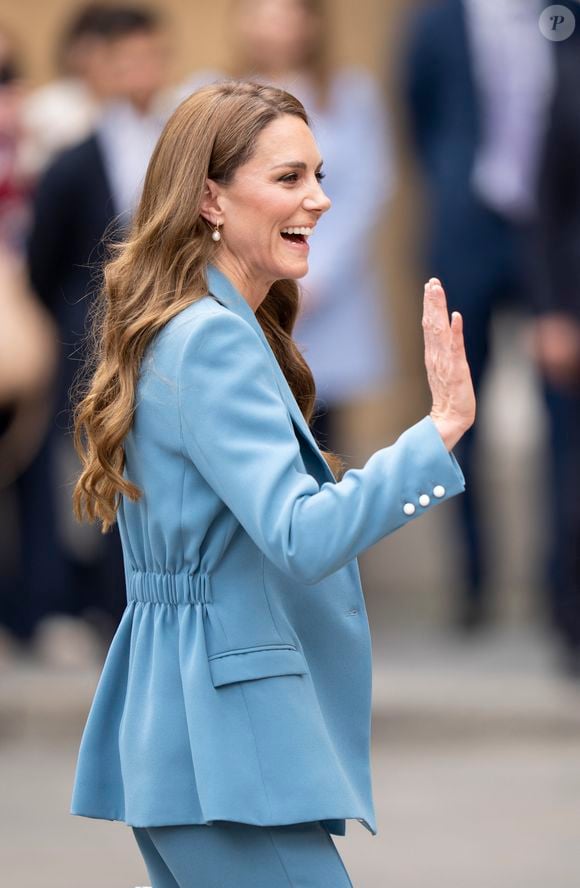 Son Altesse Royale, Catherine, Princesse de Galles (Catherine (Kate) Middleton, princesse de Galles), visite de 2 jours en Italie. À son arrivée à la mairie de Reggio Emilia, elle est accueillie par le maire de la ville, Marco Massari, le 13 mai 2026. © GoffPhotos/Bestimage