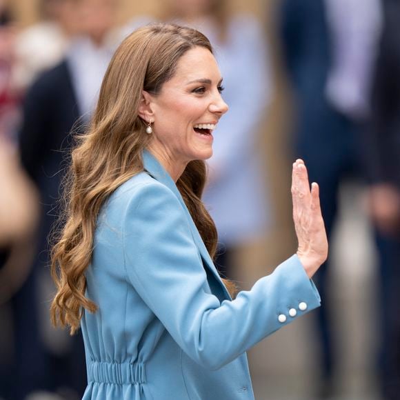Son Altesse Royale, Catherine, Princesse de Galles (Catherine (Kate) Middleton, princesse de Galles), visite de 2 jours en Italie. À son arrivée à la mairie de Reggio Emilia, elle est accueillie par le maire de la ville, Marco Massari, le 13 mai 2026. © GoffPhotos/Bestimage