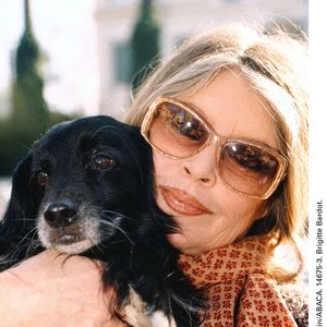 Brigitte Bardot, elle, n'a pas caché son mécontentement : "Il n'y a plus de limites à la barbarie que des êtres dits 'humains' ne doivent jamais dépasser, sinon cela devient de la torture sadique !"

© Nice Matin/ABACA. 14675-3. Brigitte Bardot.