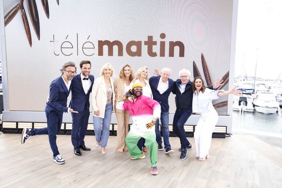 Elle sera aux commandes d'une nouvelle émission sur France 3

Flavie Flament, Charlotte Lipinska, Alex Jaffray, Samuel Ollivier, Camille Dahan, Cécile de France, les Frères Dardenne (Luc et Jean-Pierre Dardenne) et Femi the Scorpion sur le plateau de l'émission Télématin en marge du 78ème Festival International du Film de Cannes, France, le 22 mai 2025. © Jack Tribeca/Bestimage