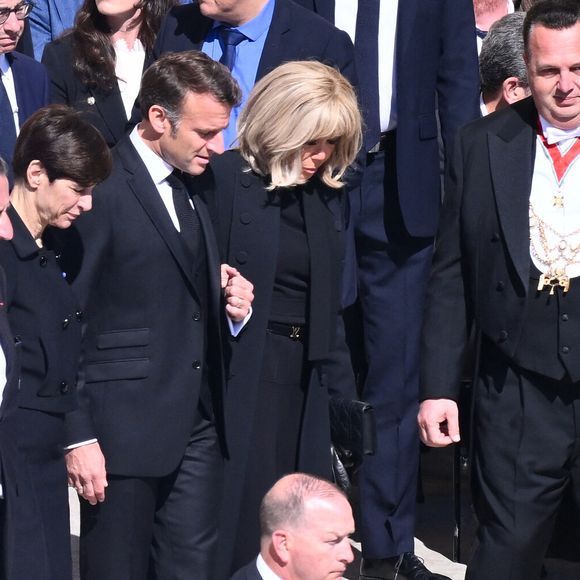 Emmanuel Macron (président de la République Française), et la première dame Brigitte Macron le 26 avril 2025 à Rome © Zuma Press / Bestimage