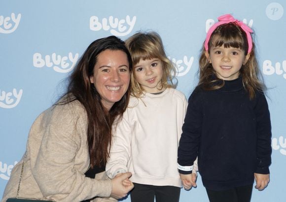 Exclusif - Estelle Hirrien et ses filles - Première du spectacle "Bluey" aux Folies Bergère à Paris le 21 décembre 2024.