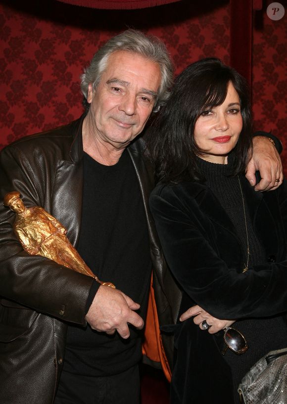 Pierre Arditi et son épouse Evelyne Bouix posent lors de la cérémonie de remise des Prix Raimu, qui s'est tenue au Théâtre du Palais Royal à Paris, France, le 15 décembre 2008. Photo by Denis Guignebourg/ABACAPRESS.COM