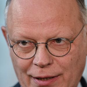 Édouard Philippe souhaite se présenter à l'élection présidentielle avec le parti Horizons.

Édouard Philippe, Maire du Havre et Président d'Horizons lors d'une conférence de presse au Ministère de l'Économie, à Paris, France, pour préparer le Budget 2025. Photo by Tomas Stevens/ABACAPRESS.COM