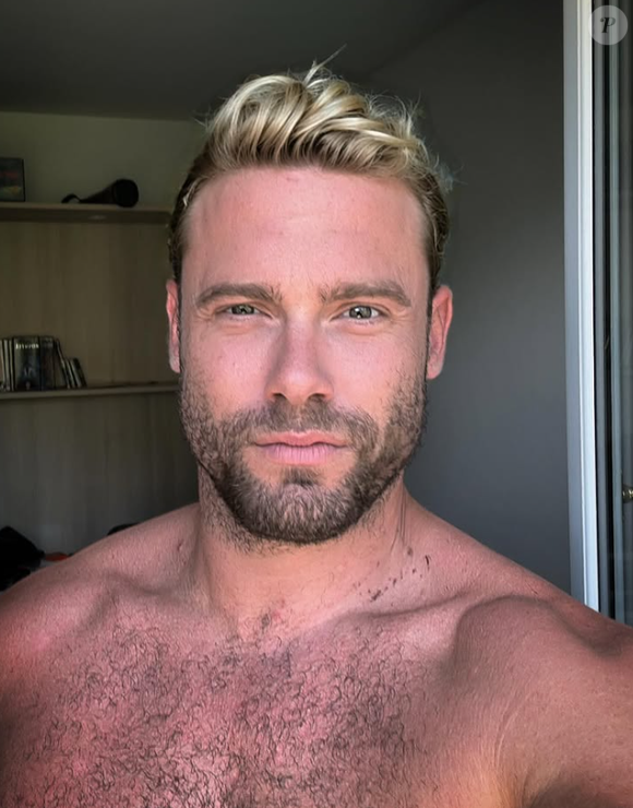 Par ailleurs, il a changé de vie depuis la "Star Academy" : il est désormais DJ à Los Angeles.

Arno Diem, ancien candidat de la "Star Academy".
