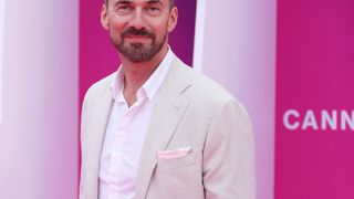 Franck Monsigny (Demain nous appartient) : "fête forraine, parcelle en Ecosse", pour son mariage avec une autre comédienne, l'acteur a vu les choses en grand