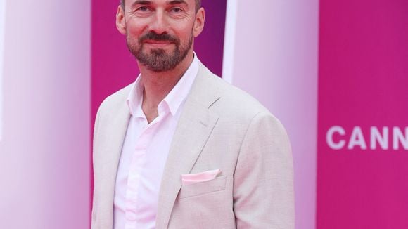 Franck Monsigny (Demain nous appartient) : "fête forraine, parcelle en Ecosse", pour son mariage avec une autre comédienne, l'acteur a vu les choses en grand