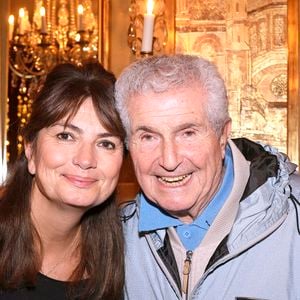 L'heure fut aux confidences pour la romancière Valérie Perrin !

Exclusif - Valérie Perrin et son mari Claude Lelouch - Personnalités au cocktail des écrivains au Fouquet's à Paris. © Cédric Perrin / Bestimage