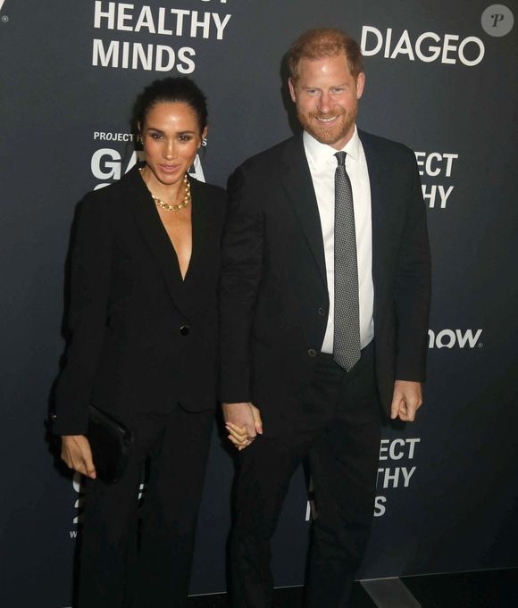 Le prince Harry, duc de Sussex et Meghan Markle, duchesse de Sussex, lors du 3ème gala annuel du projet "Healthy Minds" aux Spring Studios à New York, le 9 octobre 2025. Photo : Zuma Press / Bestimage