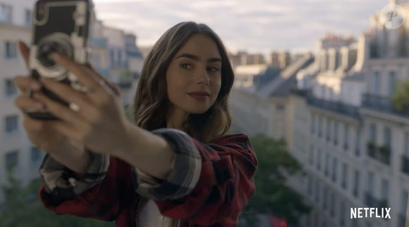 Capture d'écran Youtube de la série "Emily in Paris".