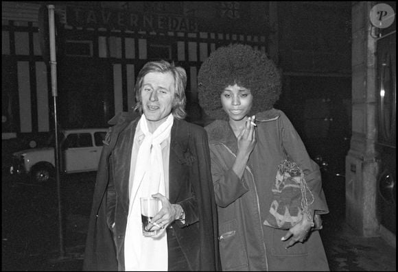 Nino Ferrer et Radiah Frye (maman de Mia Frye) à Paris © Agence Bestimage