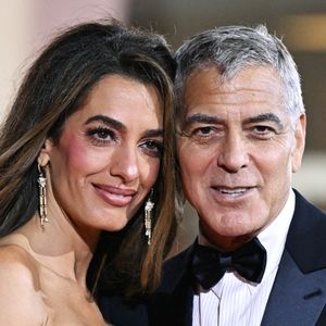 La maladie de George Clooney n'aura pas eu raison de lui !

George Clooney et Amal Clooney assistent à la première de "Jay Kelly" au Festival international du film de Venise au Lido de Venise 

Photo : Aurore Marechal / ABACAPRESS.COM