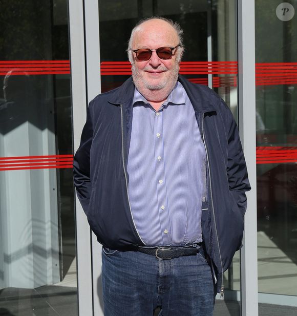 Exclusif - Bernard Mabille à la sortie de la radio RTL à Paris le 20 octobre 2022.
© Jonathan Rebboah / Panoramic / Bestimage
